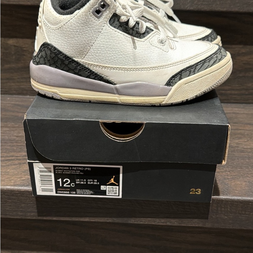 Jordan 3 Retro - Picture 2 of 2